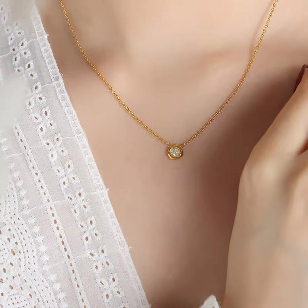 18K Gold Plated Stainless Steel Women Fashion Dainty Elegant Jewelry Geometric Meteorite Shape Cz Pendant Necklace