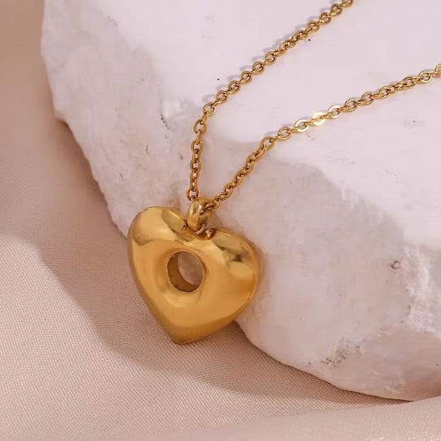 Valentines Day Gift Hollow Out Heart Necklace 18K Gold Plated Stainless Steel Jewelry Couple Necklace