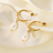 18K Gold Planted Pearl CC Texture Hoop Earring Nontarnish Stainless Steel Pearl Hoop Earring for Women