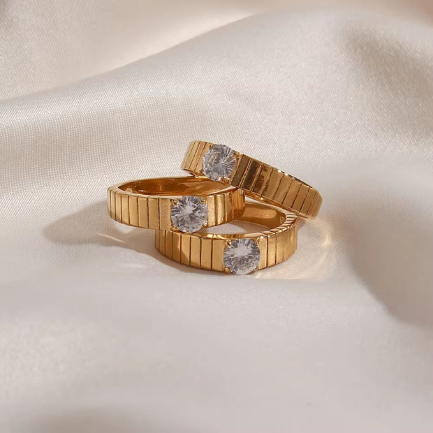 Trendy Fashion Vertical Stripes Claw Setting CZ Cubic Zirconia Stainless Steel Women Gold Rings