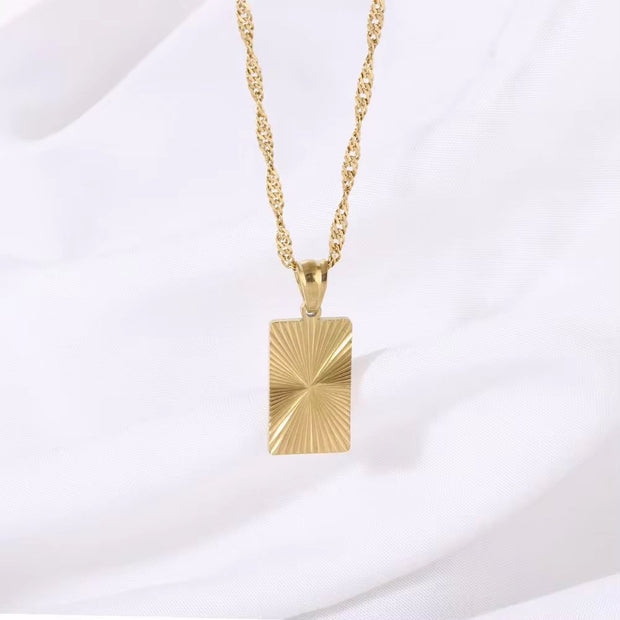 2024 Fashion Vintage 18K Gold Plated Square Pendant Necklace for Woman