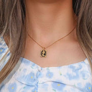 Vintage 18K Gold Plated Black Acrylic Square Picture Frame Queen Stainless Steel Pendant Necklace for Women