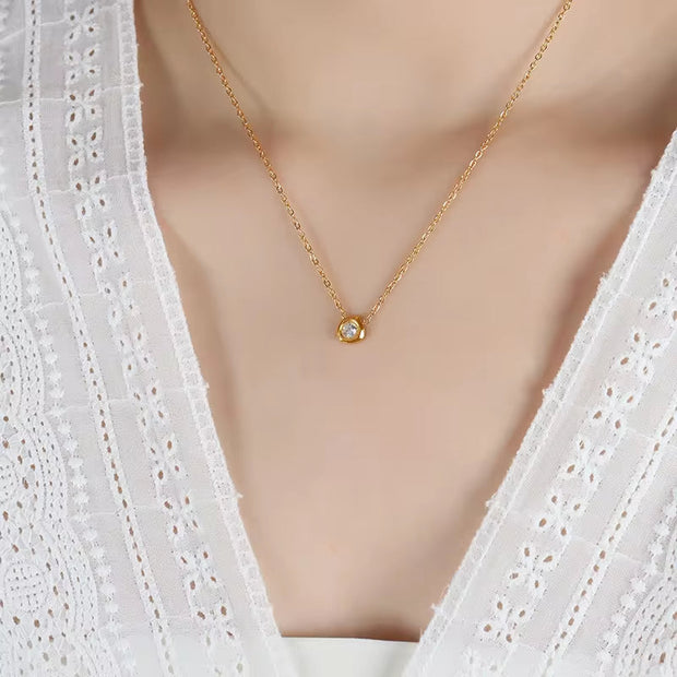 18K Gold Plated Stainless Steel Women Fashion Dainty Elegant Jewelry Geometric Meteorite Shape Cz Pendant Necklace