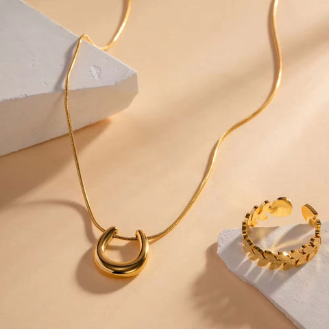 18K Gold Plated Smooth Irregular Snake Chain Necklace Gift Stainless Steel U Shaped Pendant Necklace