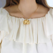 Wholesale Gold Elephant Shaped Hollow Out Pendant Necklace Animal Necklace for Women Men Jewelry Elephant Necklace Set