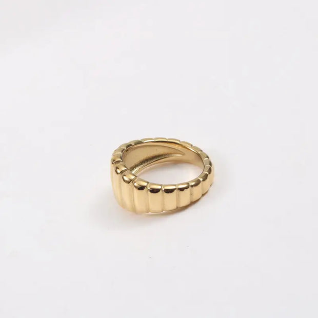 Waterproof 18K Gold Plated Stainless Steel Gradient Chunky Croissant Rings for Women Statement Rings Jewelry