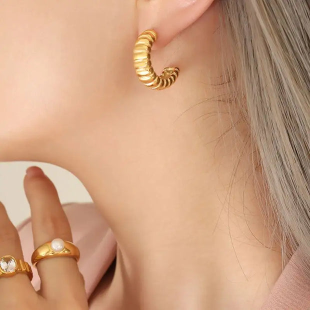 Trendy 18k Gold Plated Stainless Steel Chunky Jewelry Gift Fashion Spiral Cc Shaped Earrings For Women