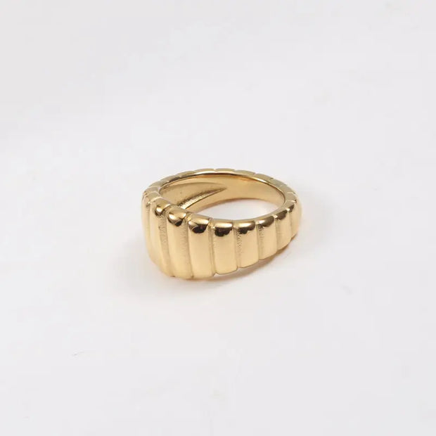 Waterproof 18K Gold Plated Stainless Steel Gradient Chunky Croissant Rings for Women Statement Rings Jewelry