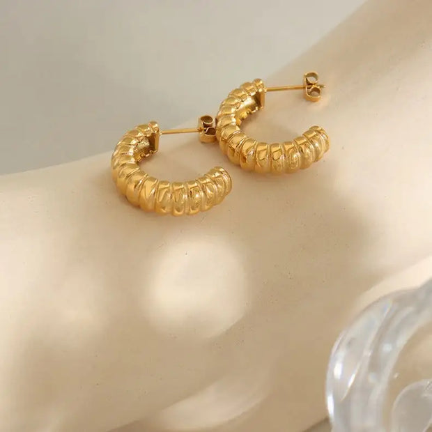 Trendy 18k Gold Plated Stainless Steel Chunky Jewelry Gift Fashion Spiral Cc Shaped Earrings For Women