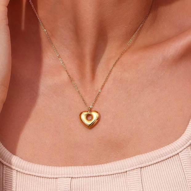 Valentines Day Gift Hollow Out Heart Necklace 18K Gold Plated Stainless Steel Jewelry Couple Necklace