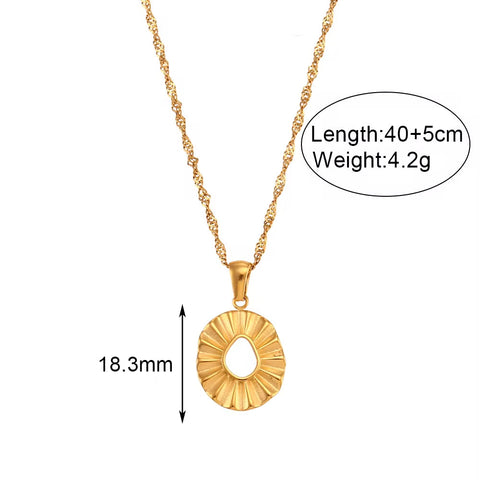 Trending Engraved Flower Shape Enamel Pendant Necklace 18K Gold Plated Stainless Steel Pendant Necklace