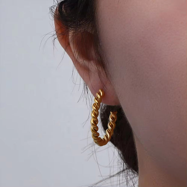 Tarnish Free Twisted 18K Gold Plated Ear Cuff Earrings Stainless Steel No Piercing Clip on Earrings