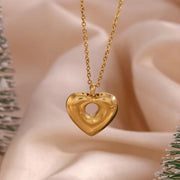 Valentines Day Gift Hollow Out Heart Necklace 18K Gold Plated Stainless Steel Jewelry Couple Necklace