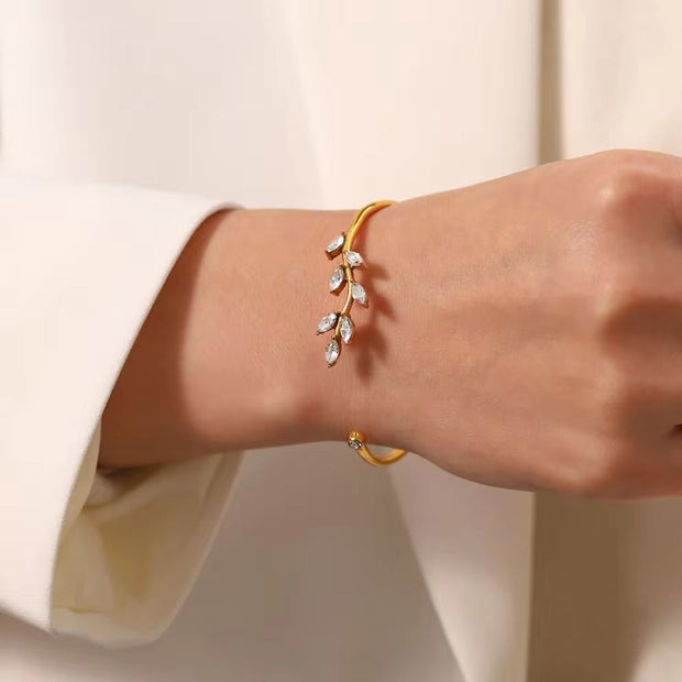 Waterproof 18K Gold Plated Stainless Steel Jewelry Gift Retro Leaves White Cubic Zirconia Opening Bangles