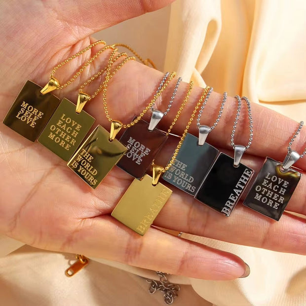 2024 Golden Square Letter Pendant Necklace 18K Gold Plating Chains Stainless Steel Necklace