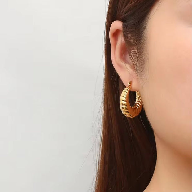 Wholesale Waterproof 18K PVD Stainless Steel Chunky Hollow Croissant Hoop Earring Statement Earring FJER0002