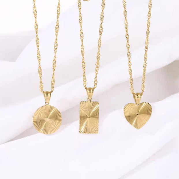 2024 Fashion Vintage 18K Gold Plated Heart Pendant Necklace for Woman