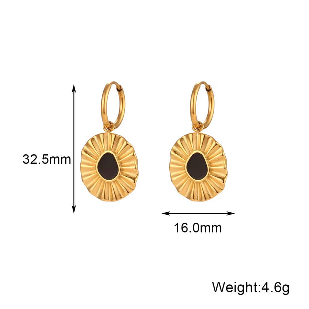 Trending Engraved Flower Shape Enamel Pendant Necklace 18K Gold Plated Stainless Steel Pendant Necklace