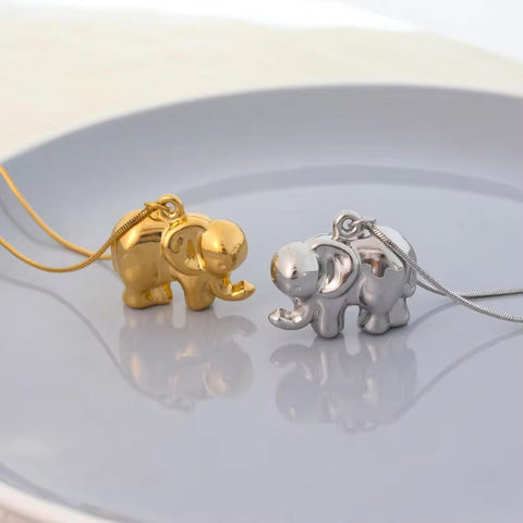 Wholesale Gold Elephant Shaped Hollow Out Pendant Necklace Animal Necklace for Women Men Jewelry Elephant Necklace Set
